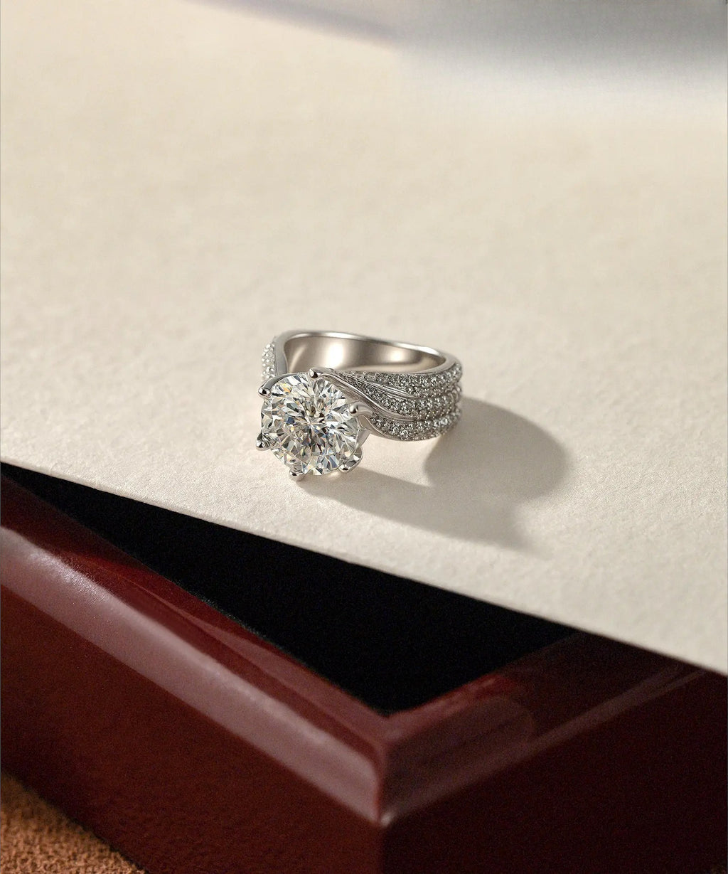 1-3-5Carat Luxury Synthetic Moissanite Engagement Ring in 925 Sterling Silver for Women D Color VVS1 Clarity Synthetic Moissanite Size 5-10