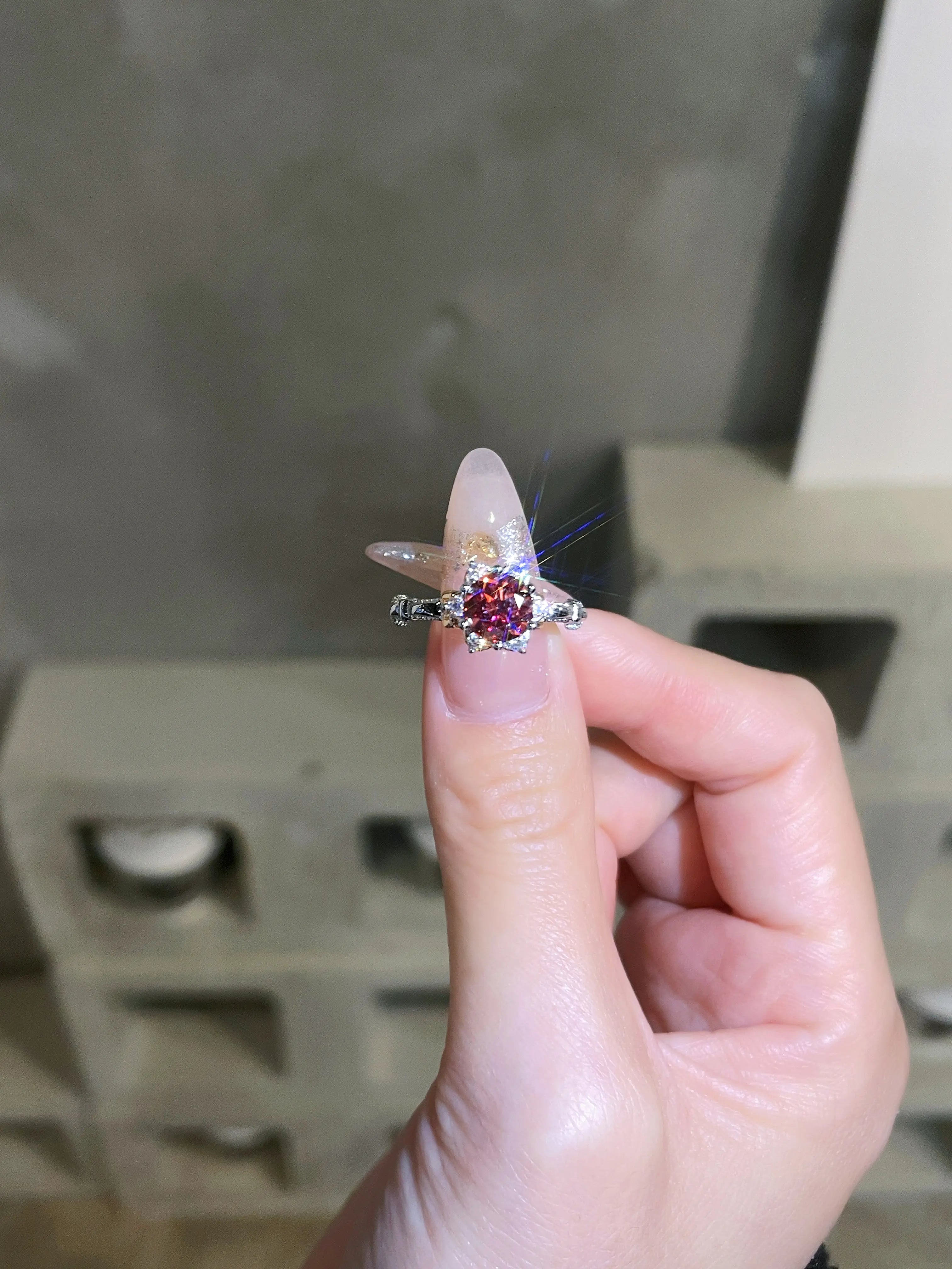 Antique Flower Synthetic Moissanite Engagement Ring in 925 Sterling Silver 1Carat